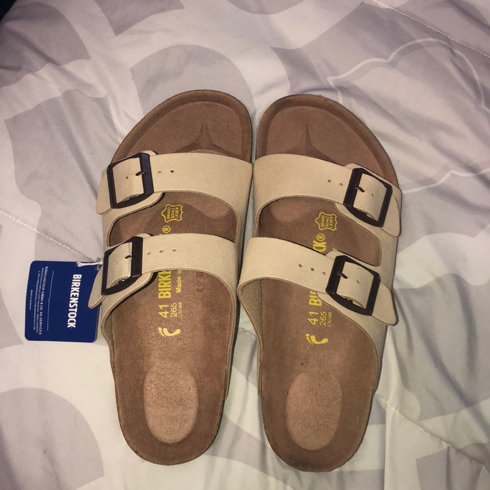 Arizona Beige Birkenstock’s
